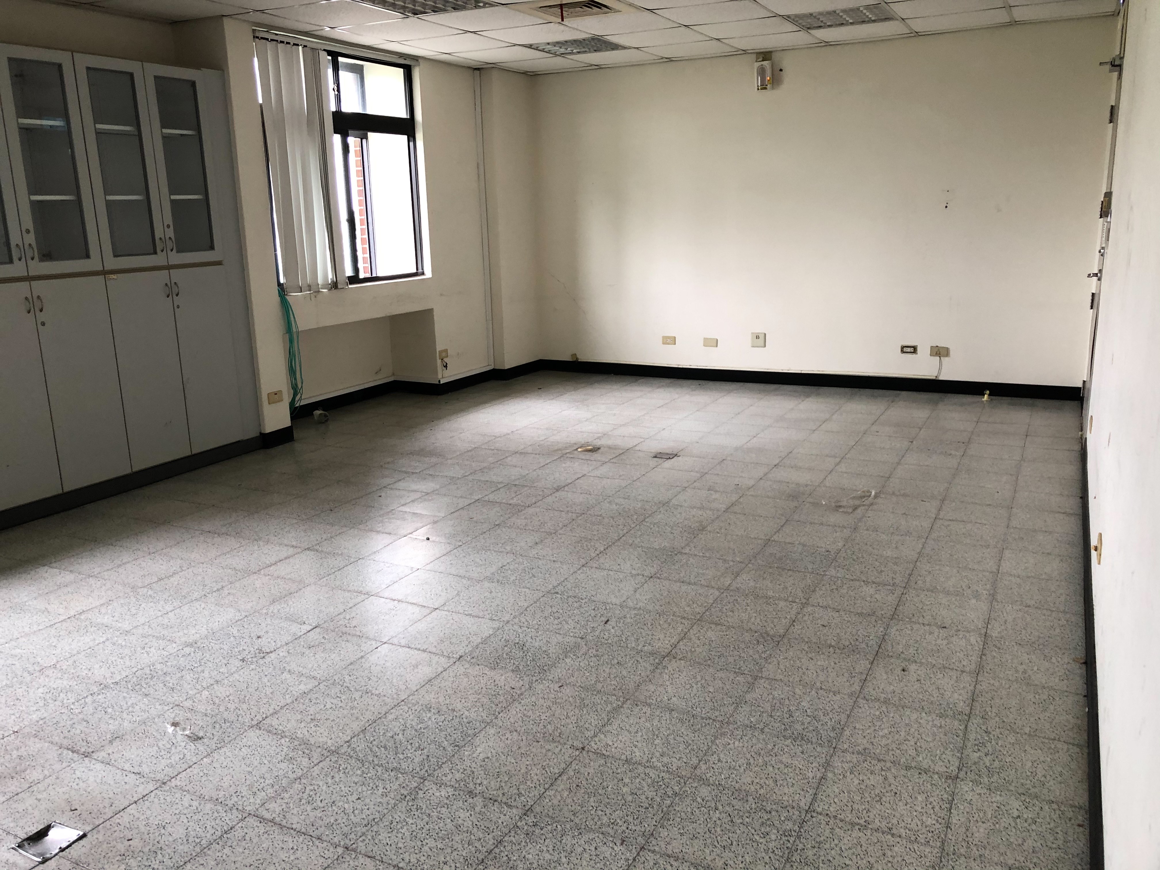 國震中心搬遷案