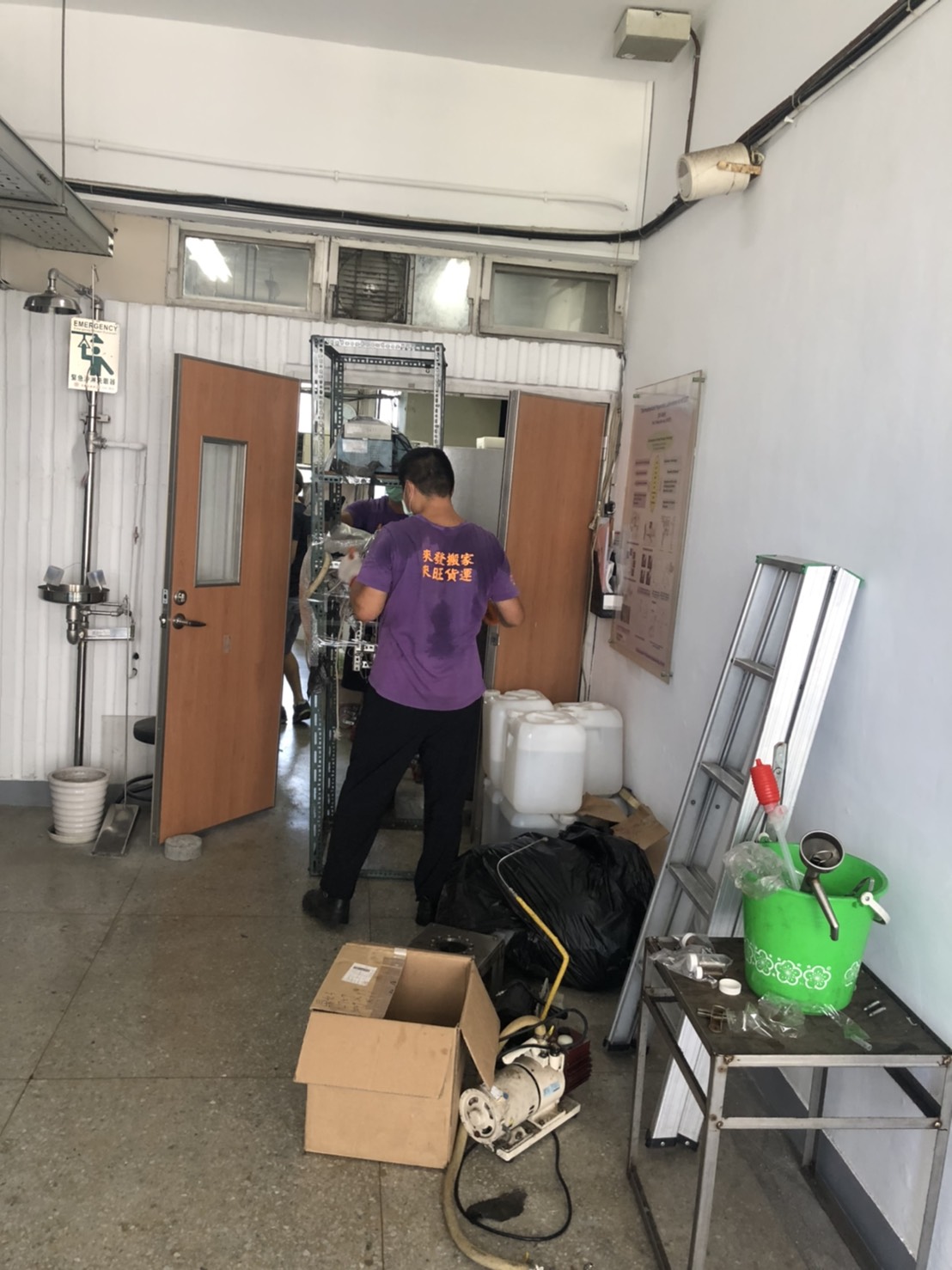 國立大學化工系設備搬遷