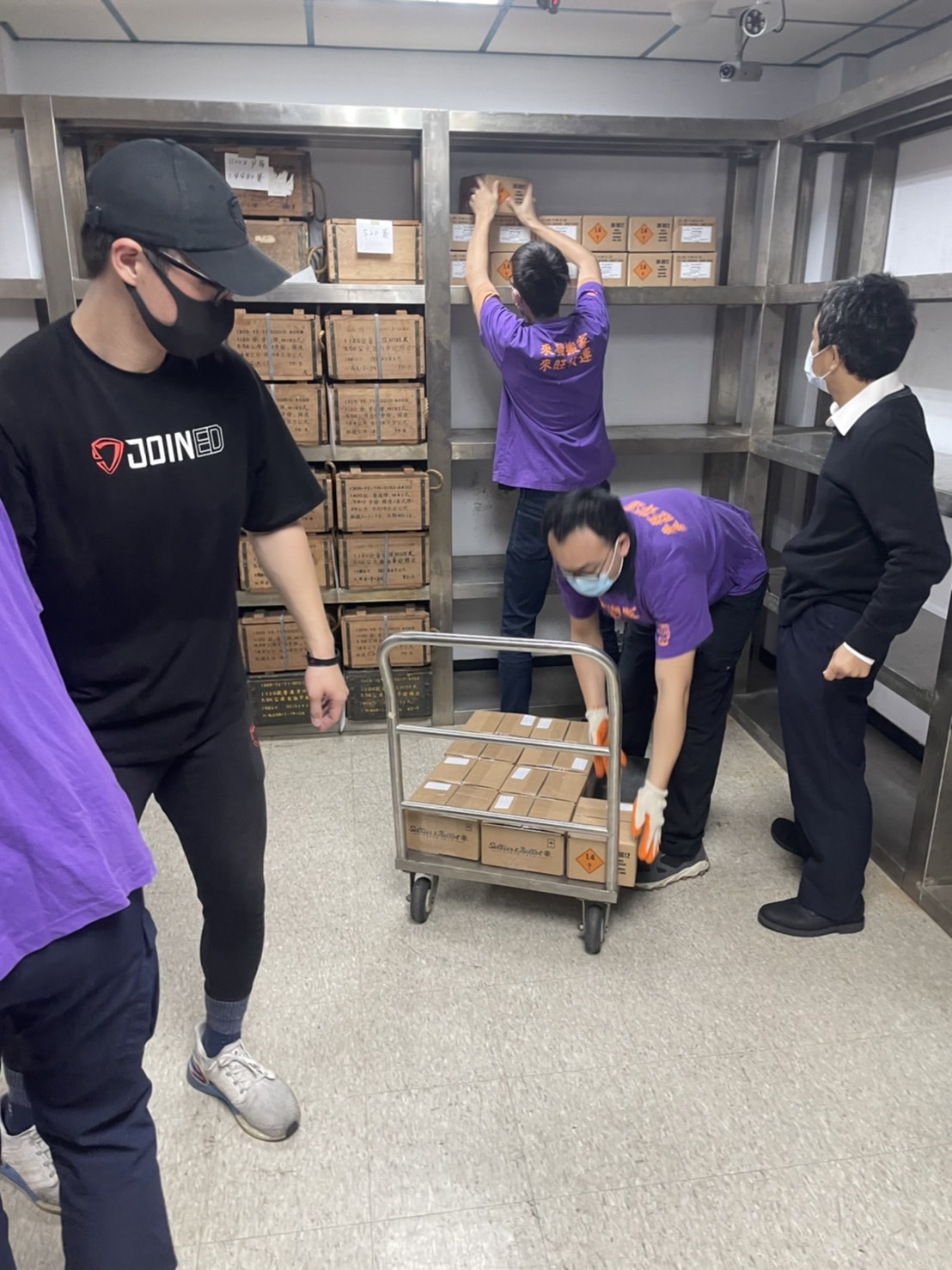 法務局物品室內移動
